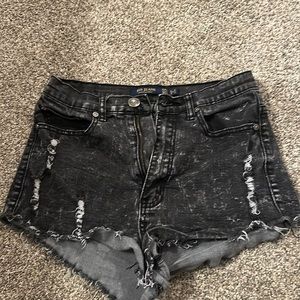 Black iris jeans shorts